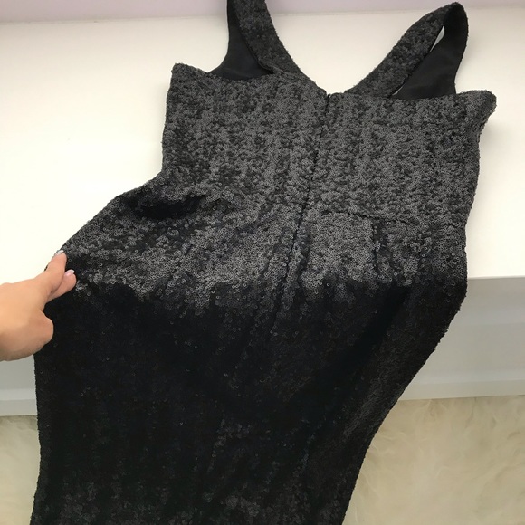 Dress the Population Raven Sequin Gown - Picture 7 of 8